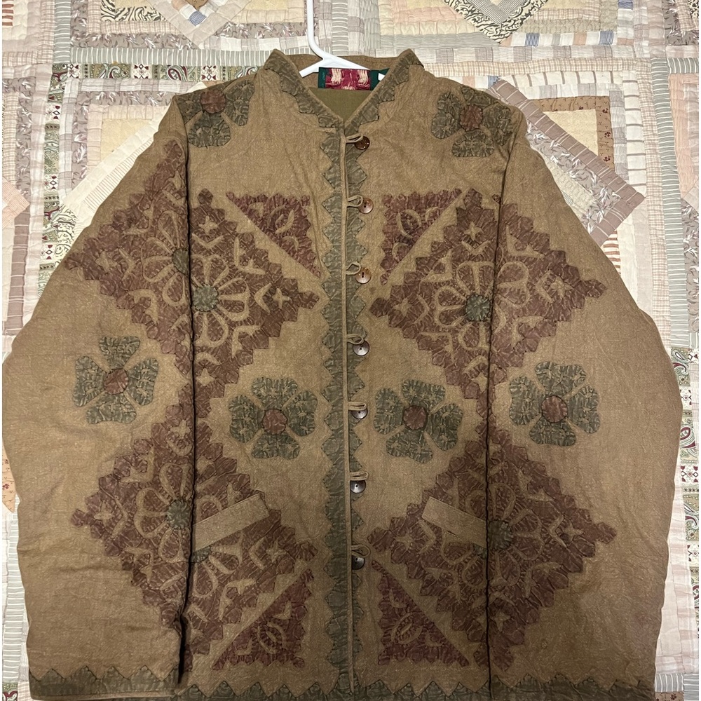 Women’s Orvis brand, medium weight, lined jacket.